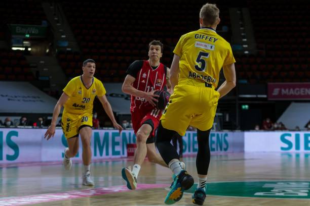 们在内线的 们在内线的